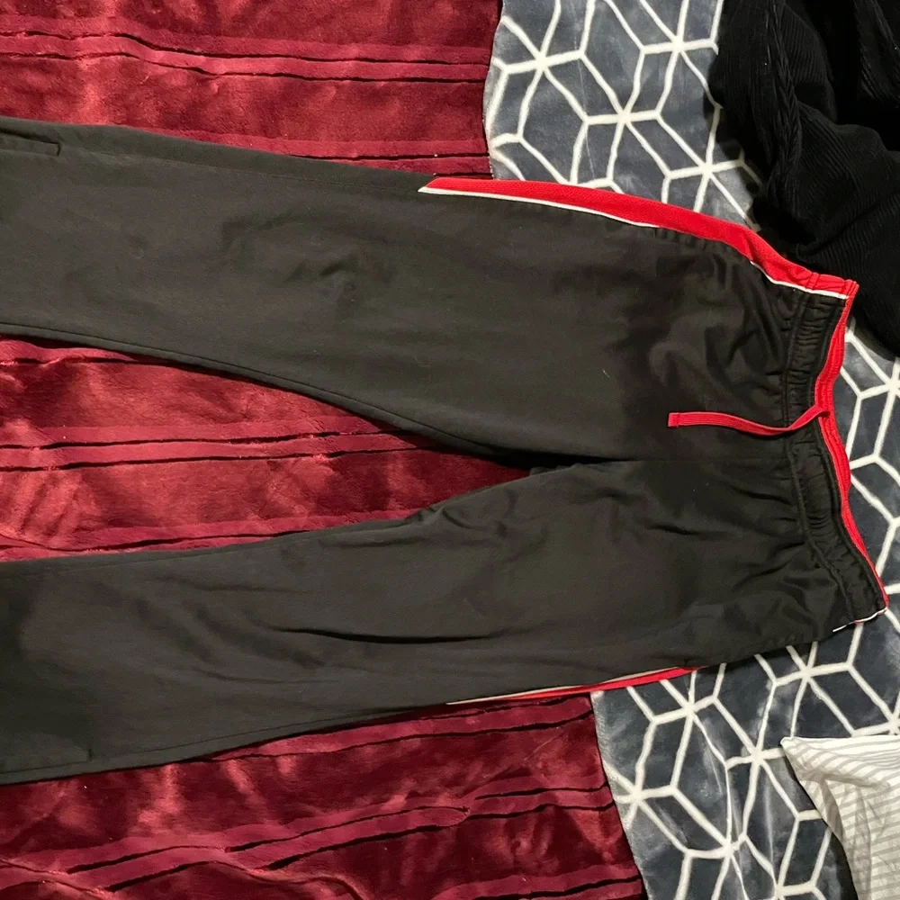 Used - Picture 2 of 3